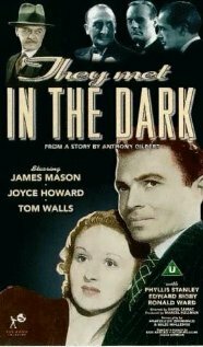 Они встретились в темноте (1943) постер